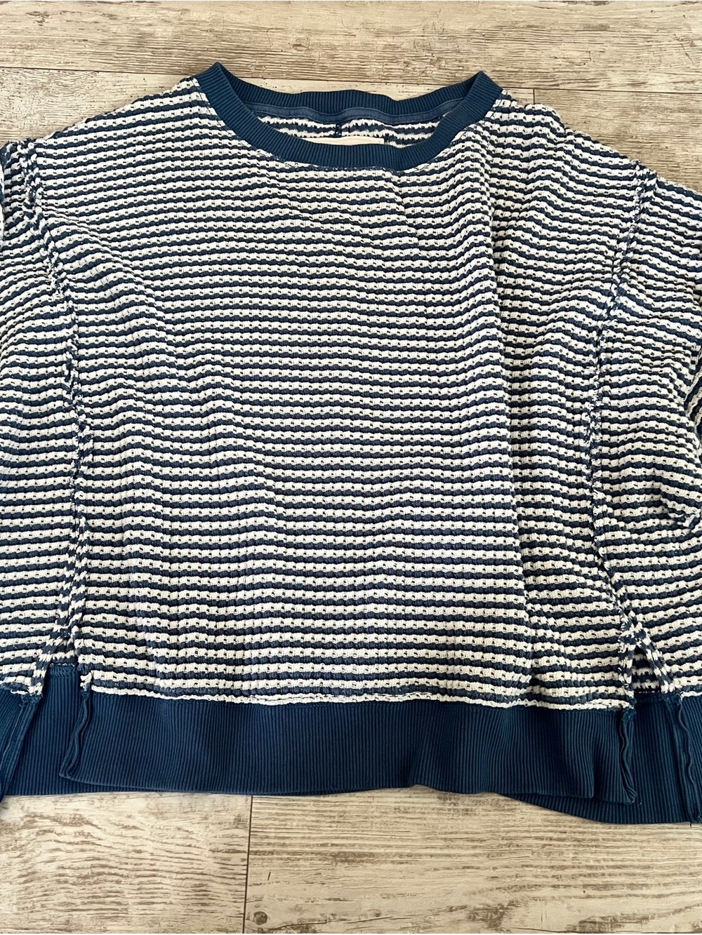 American Eagle Women's Oversized Big Hug Waffle
Crew Neck Sweatshirt Size M